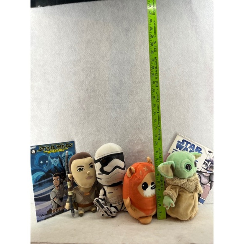 Star Wars Plush Toy & Graphic Novel Lot Kids OS‎ Multicolor Good Grogu Rey Ewok - Picture 3 of 3